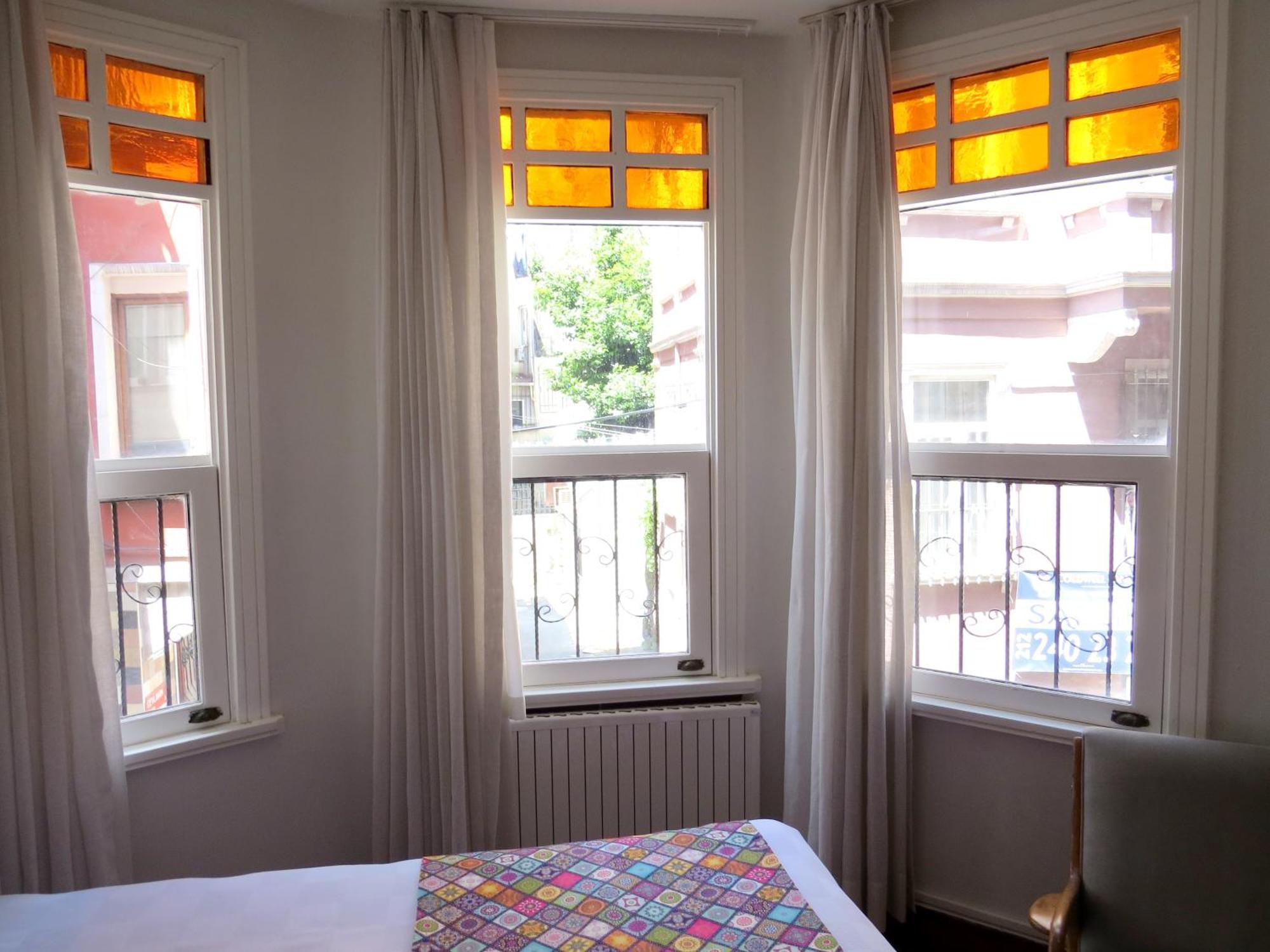 Istanberry - Pera Flats Aparthotel Istanbul Bagian luar foto